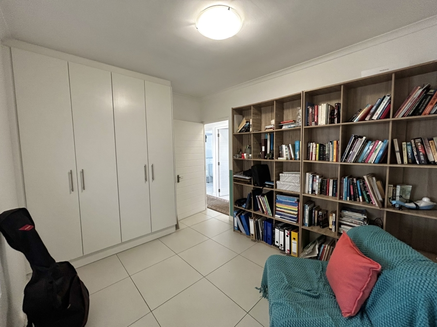 To Let 4 Bedroom Property for Rent in Sunningdale Western Cape